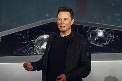 SpaceX kâra geçerken Musk, Tesla ile birleşmeye destek verdi