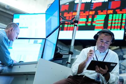 Teknoloji hisselerindeki satış dalgası küresel borsaları aşağı çekiyor