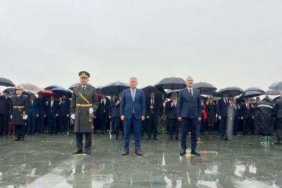 Tugay, Ankara’da belediyenin çelengi AK Partili Yıldız’dan