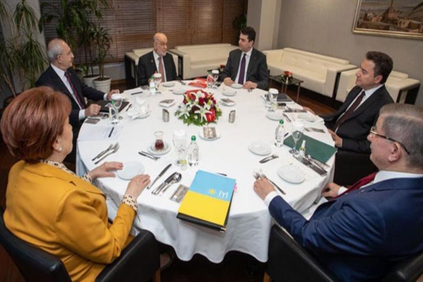 6'lı masada kriz yaratan sözlerin ardından Kılıçdaroğlu'ndan Davutoğlu'na gece vakti telefonu