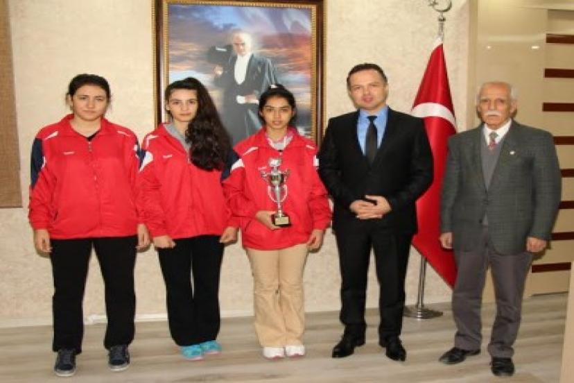 82’lik Antrenör Onlara İlham Oldu