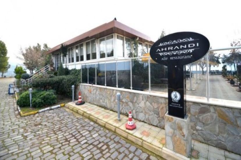 Ahrandı Aile Restoran’ta Her Ay Ünlü Bir Sanatçı Yer Alacak