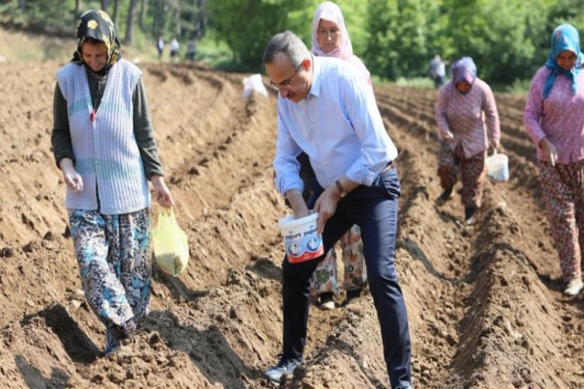AK Parti İzmir İl Başkanı Kerem Ali Sürekli; Ödemiş’in kalkınması için çalışıyoruz