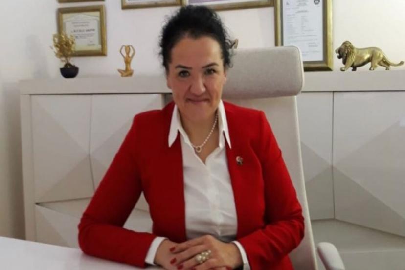 AK Partili Karataş’tan, Başkan Oran’a sosyal konut çıkışı 'Alkışa son, hizmete gaz ver'