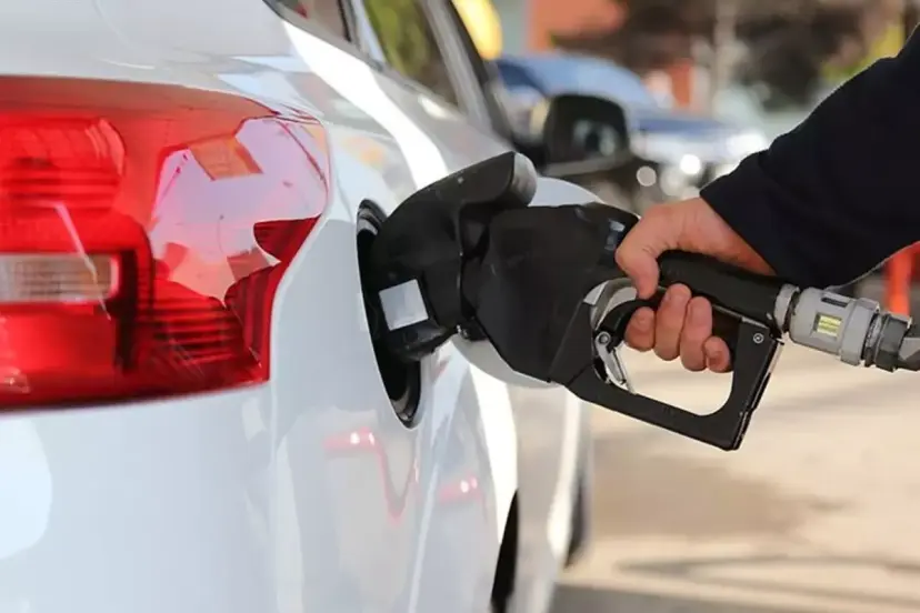 Akaryakıtta tabelalar gece yarısı değişti