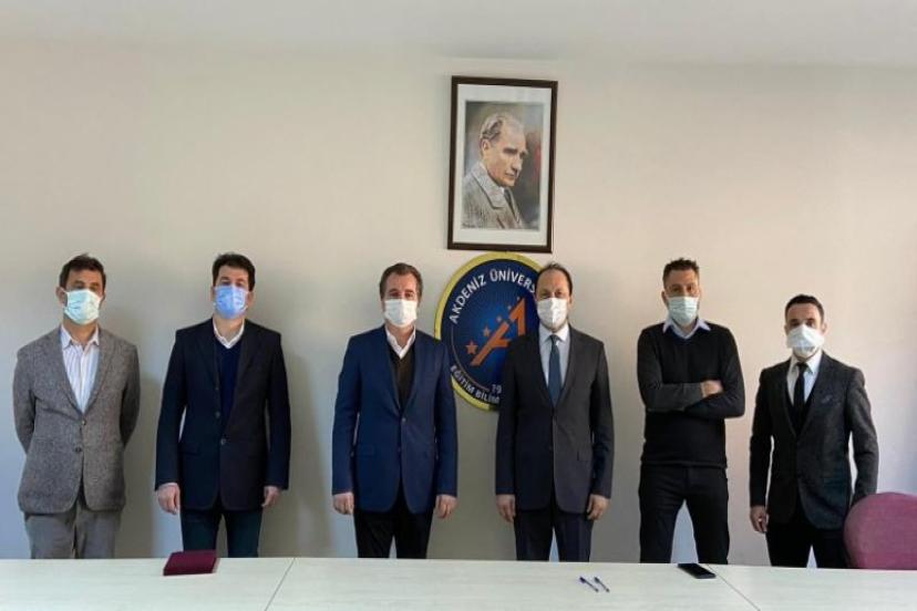 Akdeniz Üniversitesi Fen Bilimleri Enstitüsü’nde Devir Teslim Töreni