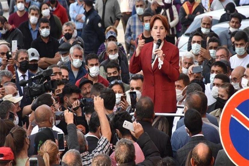 Akşener'in esnaf ziyareti sırasında gerginlik