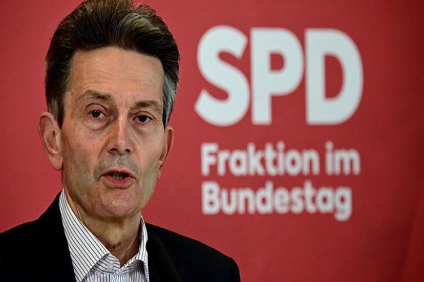 Almanya'da koalisyon için ilk adım atıldı