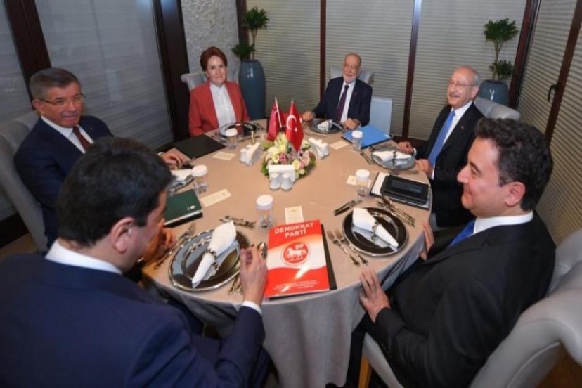 Altılı masa devriliyor mu? CHP'de olağanüstü toplantı!