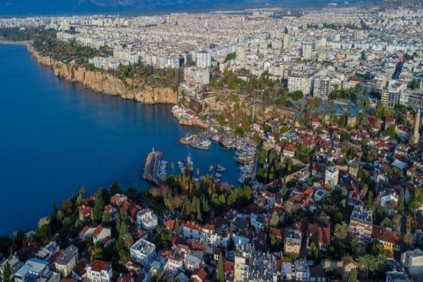 Antalya'da yabancıya konut satışı İstanbul'u geçti