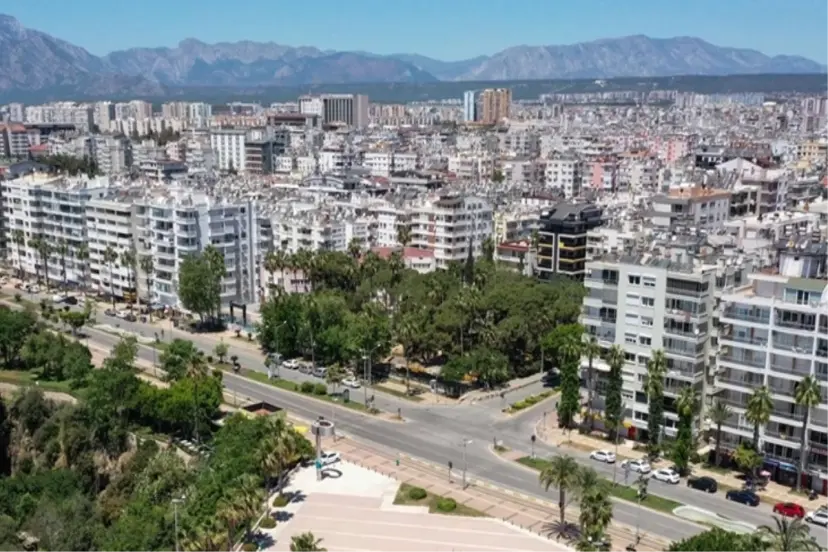 Antalya'da satılan 5 konuttan 1'ini yabancılar aldı