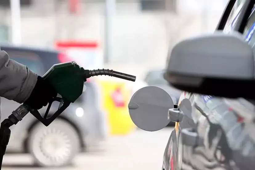 Araç sahiplerinin gözü pompada! Akaryakıta bir indirim daha geliyor