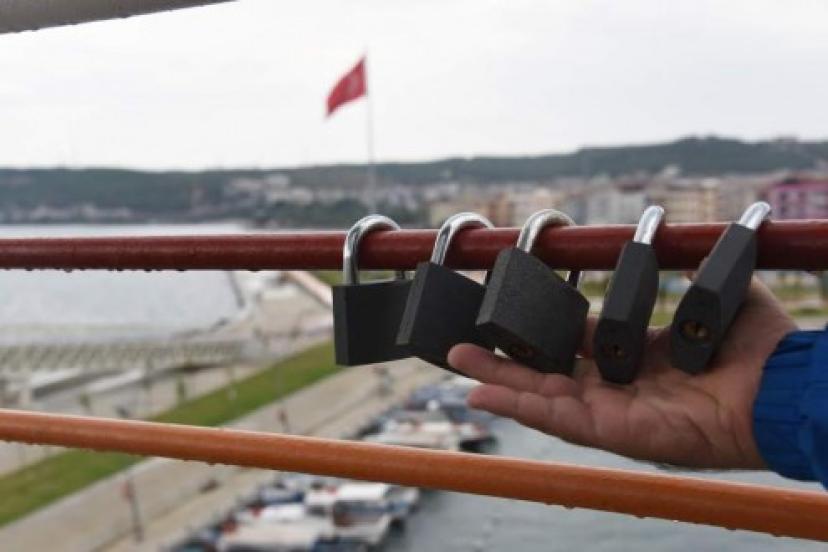 Asırlık Gelenekle Aliağa'da Aşka Kilit Vuruyorlar