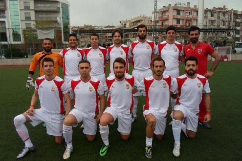 Avrupa  Şampiyonu Yelkenci, Bostanlıspor’da futbol oynuyor…