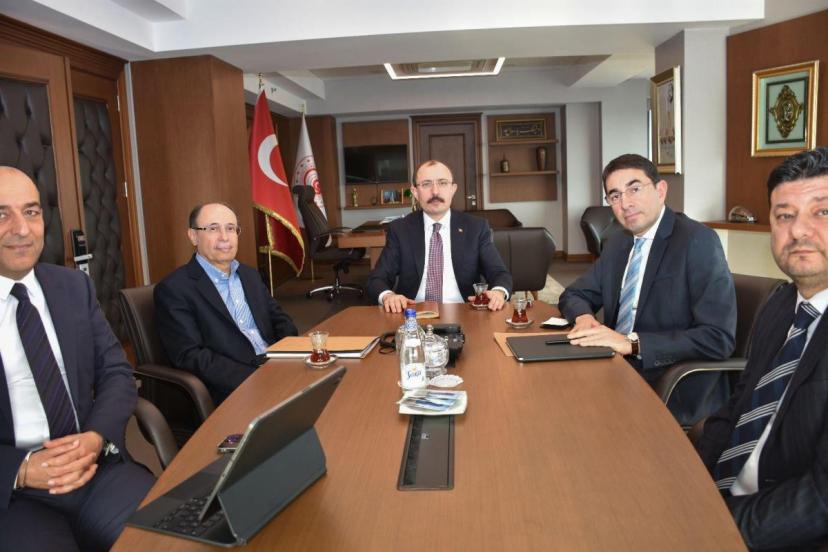 Bakan Muş'un 'Uyarı' toplantısına katılmayan tek zincir market