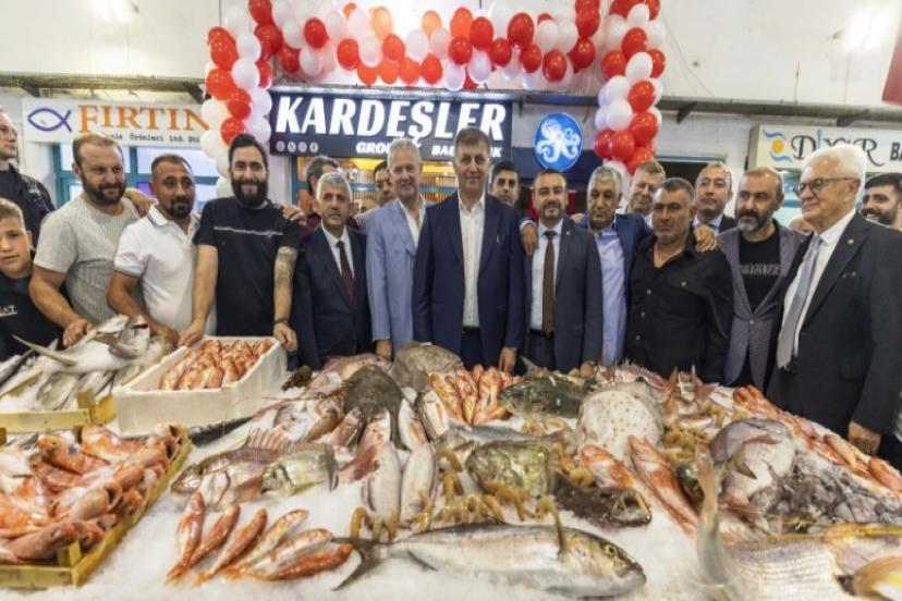 Balıkçılar 'Vira Bismillah' dedi Başkan Tugay yeni sezonun siftahını yaptı