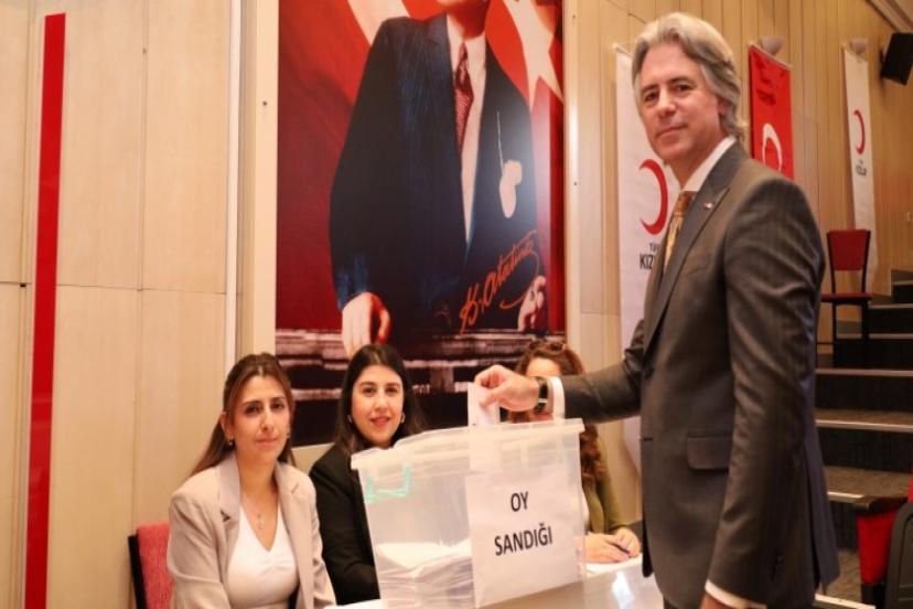 Başkan Baykalmış Güven Tazeledi