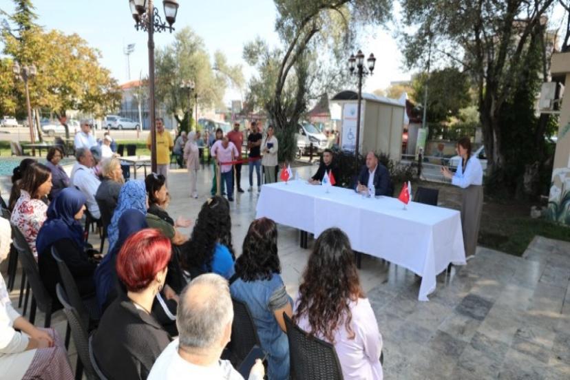 Başkan Çiçek Vatandaşları Dinledi