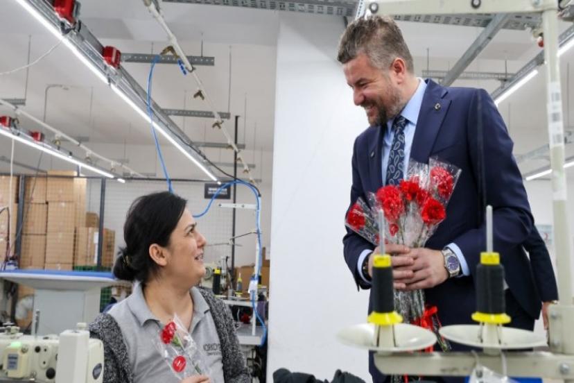 Başkan Görkem Duman: 'Kadınların hayatın her alanında hak ettiği yeri alması için çalışıyoruz'