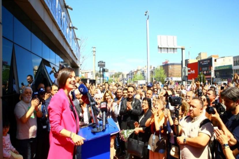 Başkan Kınay Karabağlar için göreve başladı: Bahar rüzgarını yaza çevireceğiz