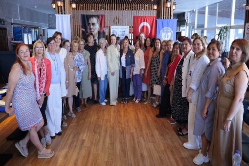 Başkan Mutlu, geleceğin kadın liderleriyle buluştu