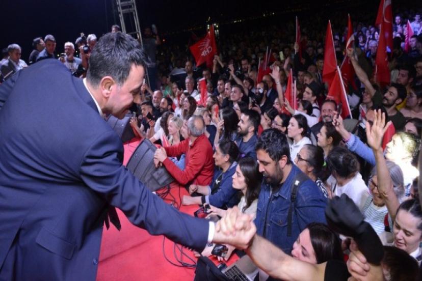 Başkan Önal’dan dayanışma çağrısı: 'Tebrik çiçekleriniz desteğe dönüşsün'