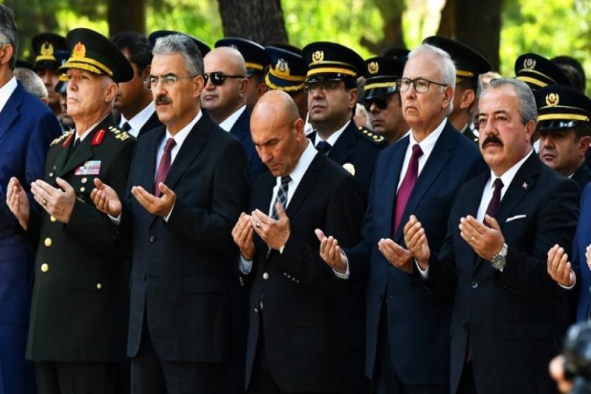 Başkan Soyer, 15 Temmuz şehitlerini anma törenine katıldı