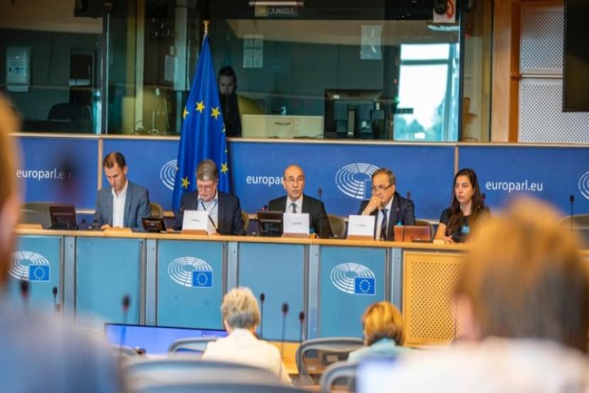 Başkan Soyer, Brüksel’de Avrupa Parlamentosu üyeleriyle bir araya geldi