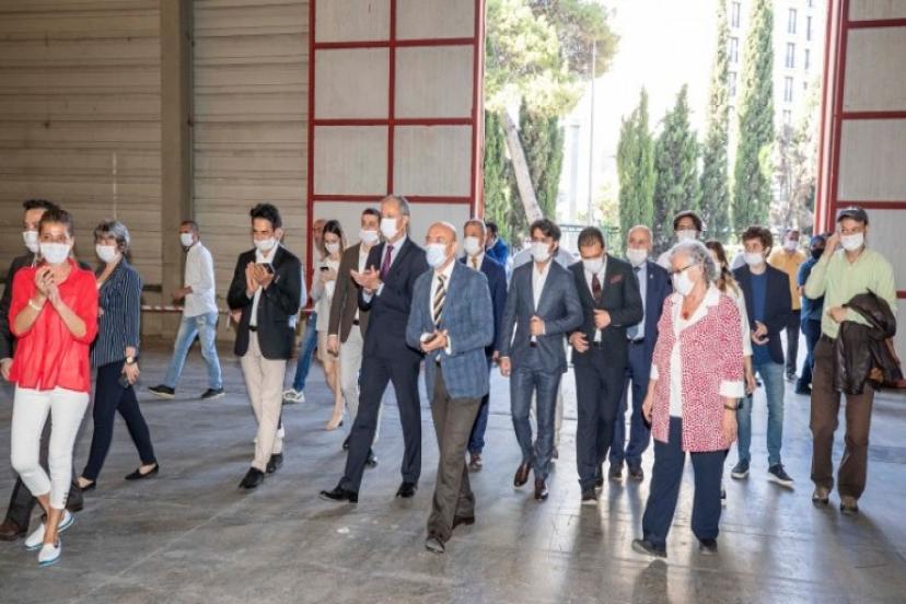 Başkan Soyer İzmir gönüllülerini ziyaret etti “Biz böyle güzeliz, böyle güçlüyüz”