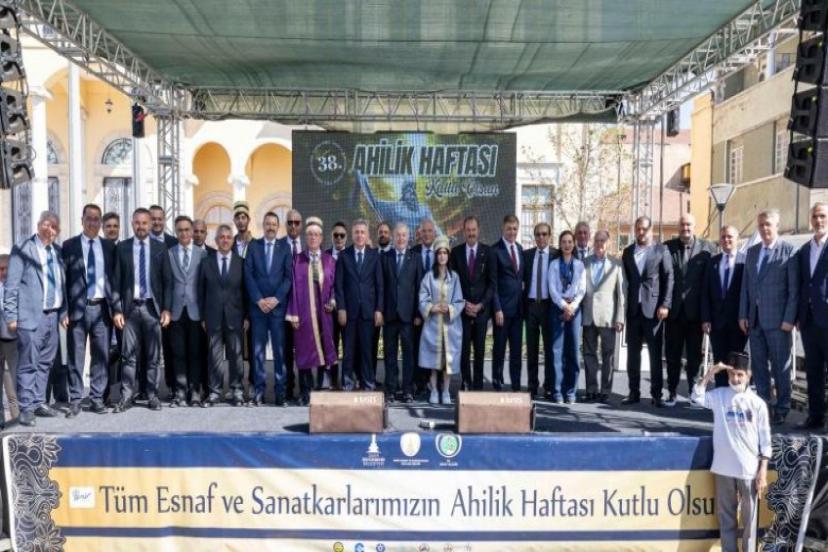 Başkan Tugay, Ahilik Haftası’nda konuştu: 'Çarşı ve pazarları çok daha canlı hale getirdiğimiz kararları alacağız”