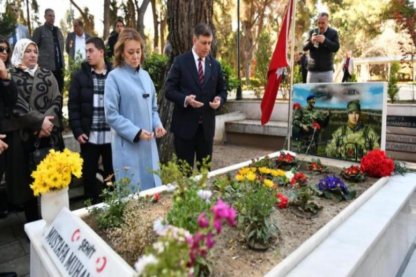 Başkan Tugay'dan resmi tören sitemi