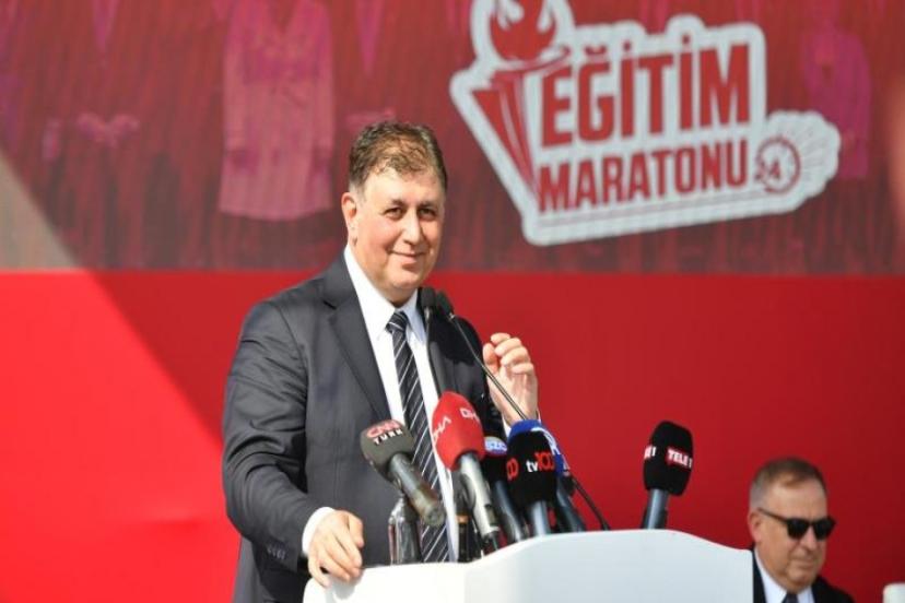 Başkan Tugay okul kantinlerinin ihalelerine girdiklerini duyurdu