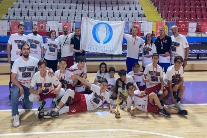 Basketbolda Türkiye İkincisi Oldular