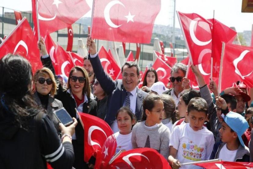 Batur; 100 Günde Yüz Güldürdü