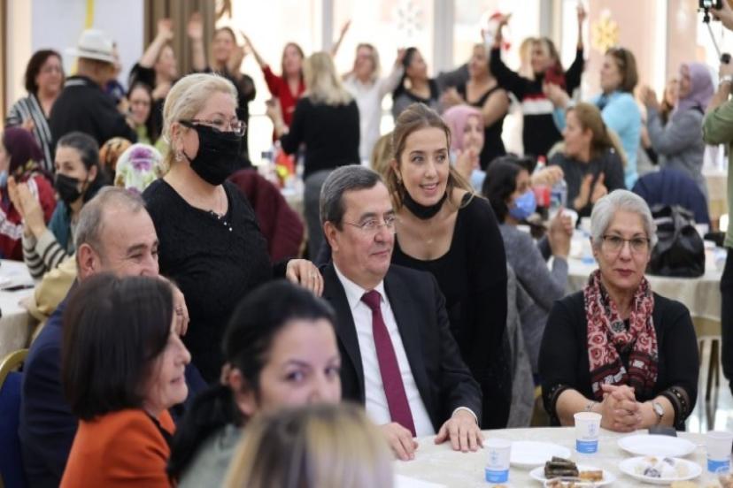 Batur: Konak sizlerle daha güzel