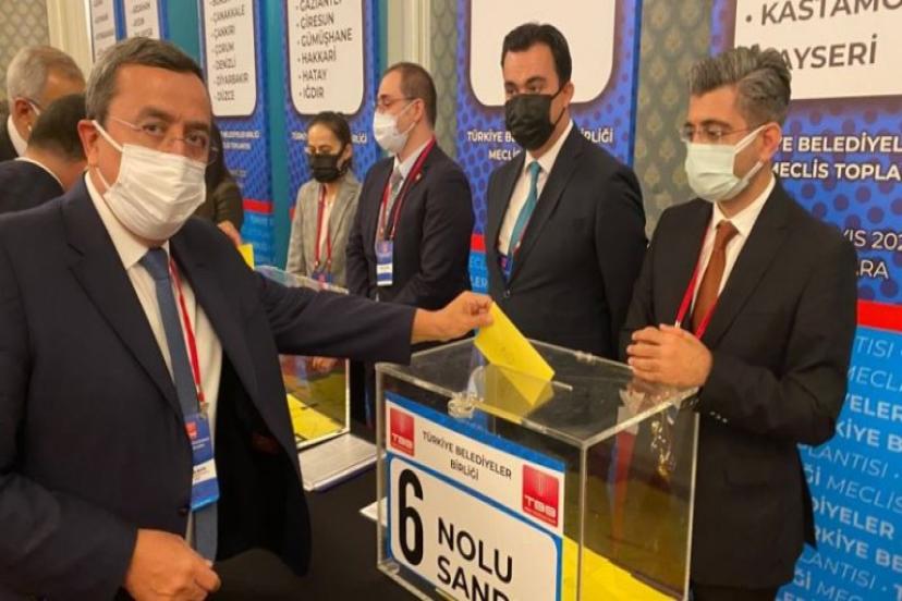 Batur, Türkiye Belediyeler Birliğinde Güven Tazeledi