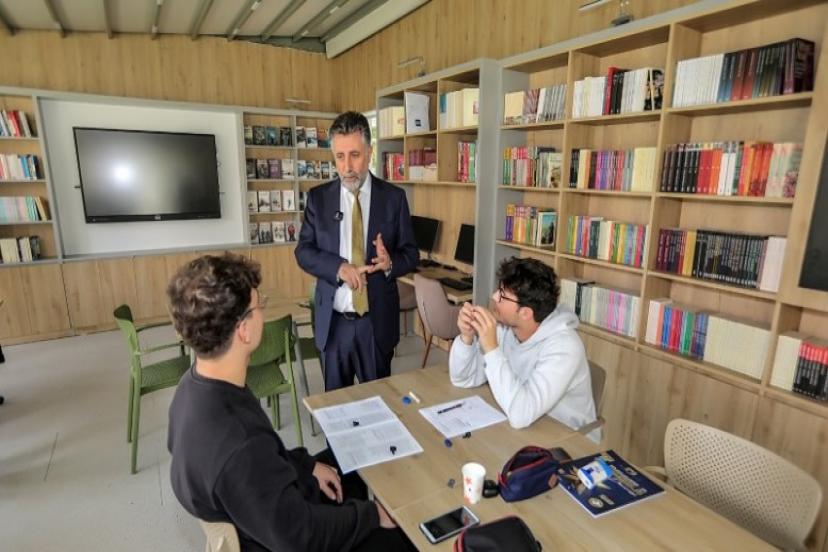 Bayraklı ‘kitap kafeleri’ çok sevdi