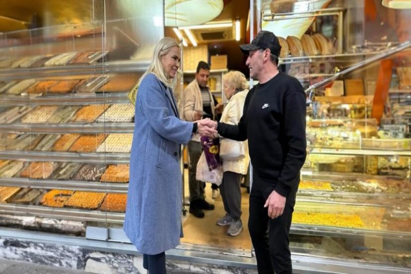 Bayraklılı esnaftan Gazeteci Jale Karasu’ya tam destek 'İnşallah kazanacaksınız'