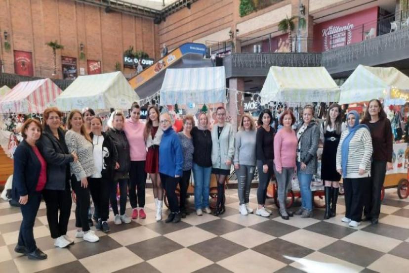 Bayraklılı kadınlardan Yeni yıl kermesi