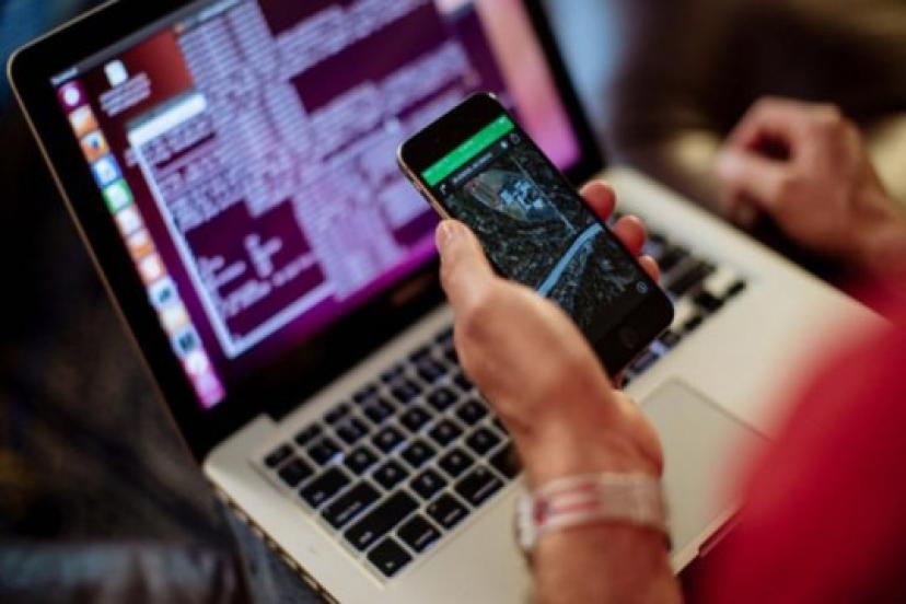 Biri bizi sahiden gözetliyor