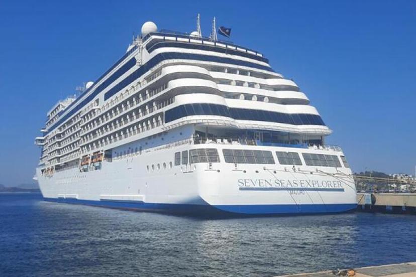 Bodrum'a sezonun 11'inci yolcu gemisi geldi