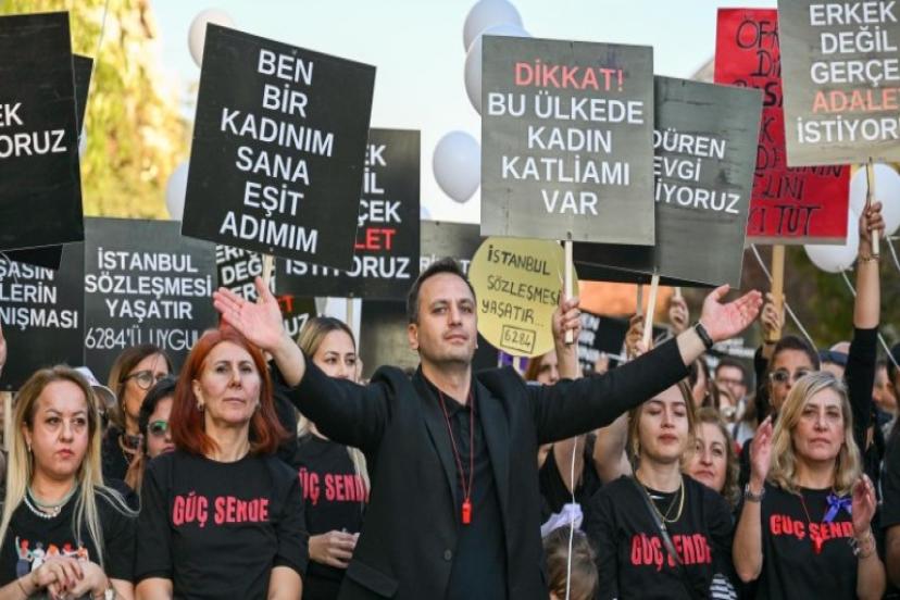 Bornova’da kadına karşı şiddetle mücadeleye destek