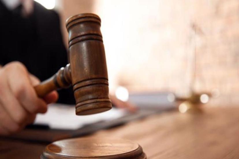 Boşanma davasında daha kusurlu bulunan eşe nafaka verilmesi kanuna aykırı bulundu