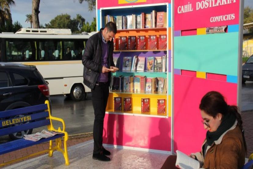 Buca Belediyesi Sokak Kütüphaneleri Kuruyor