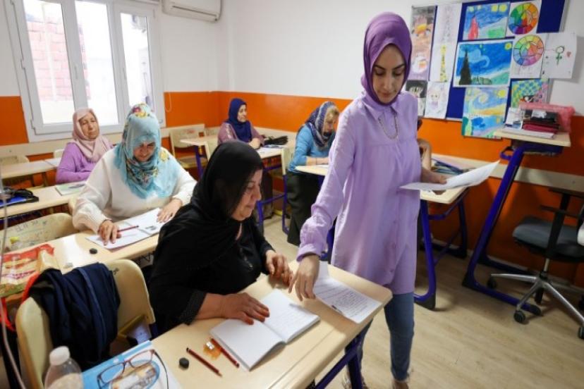 Buca’da Okuma Yazma Kurslarına Büyük İlgi