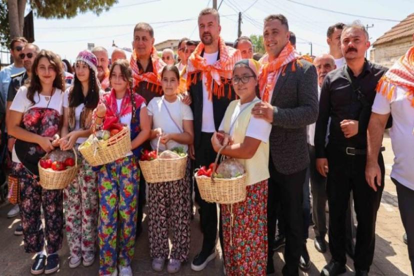 Buca’nın baldan tatlı şenliği coşkuyla geçti