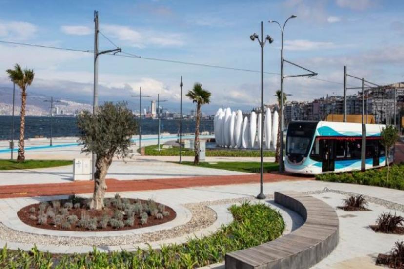 Bugün İzmir'de ulaşım ücretsiz 