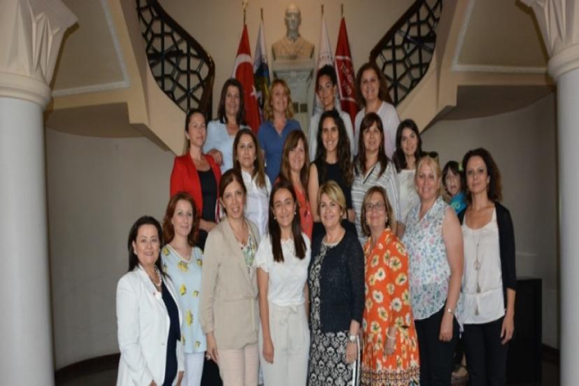 Çanakkaleli-İzmirli İş Kadınları El Ele