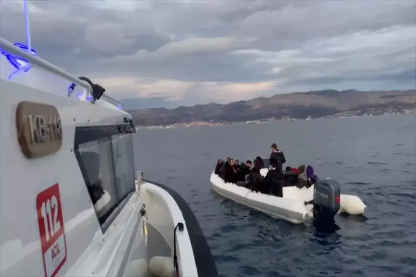 Çeşme Açıklarında 26 Düzensiz Göçmen Kurtarıldı