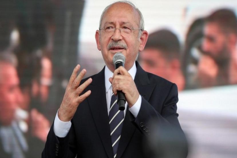 CHP Genel Başkanı Kemal Kılıçdaroğlu için açılan pankart gündem oldu